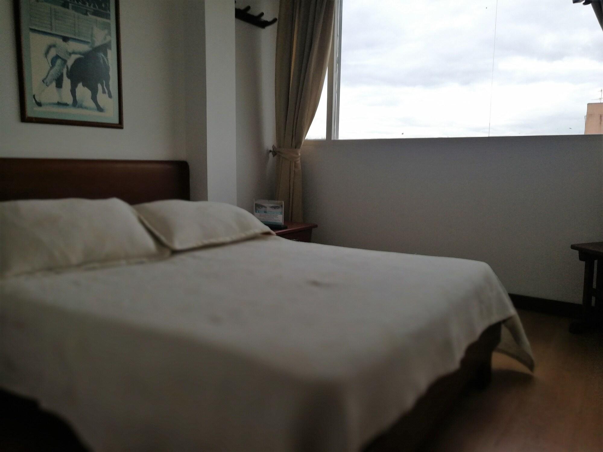 Hotel Alicante Bogota Bagian luar foto