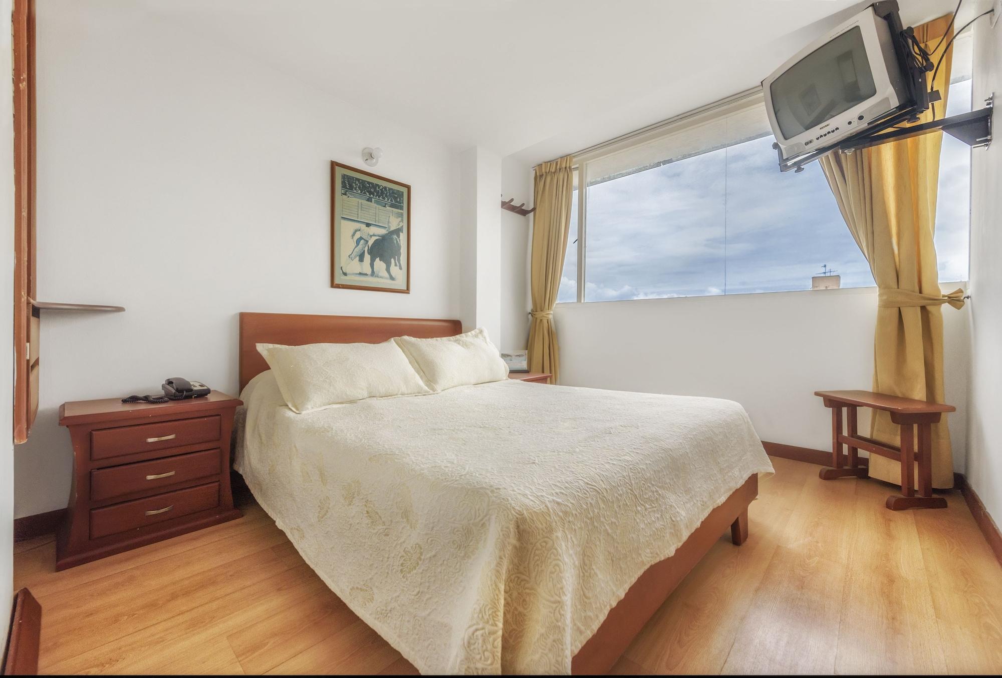 Hotel Alicante Bogota Bagian luar foto