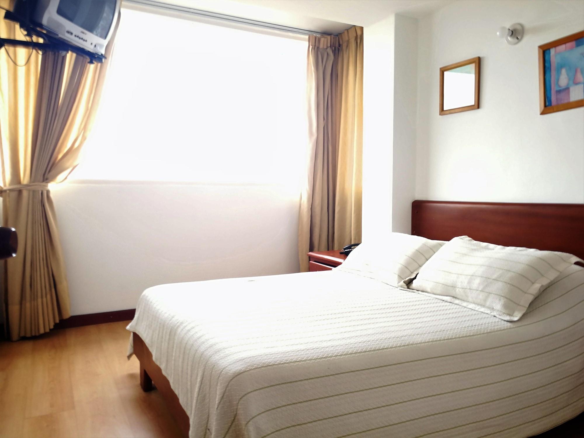 Hotel Alicante Bogota Bagian luar foto
