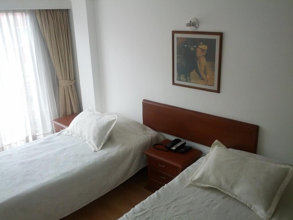 Hotel Alicante Bogota Bagian luar foto