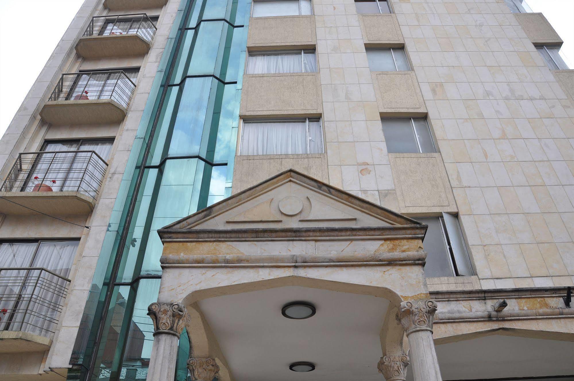 Hotel Alicante Bogota Bagian luar foto