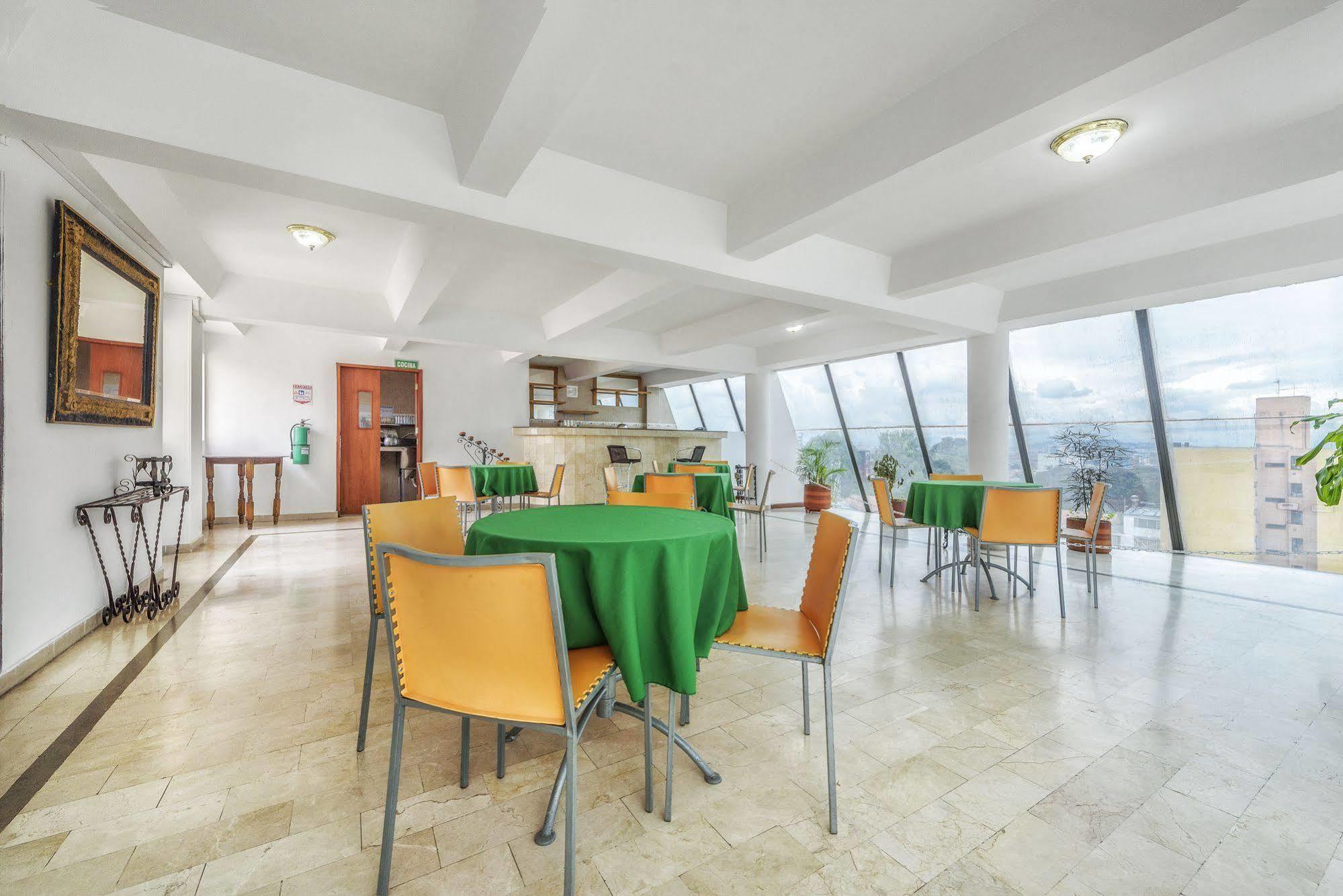 Hotel Alicante Bogota Bagian luar foto